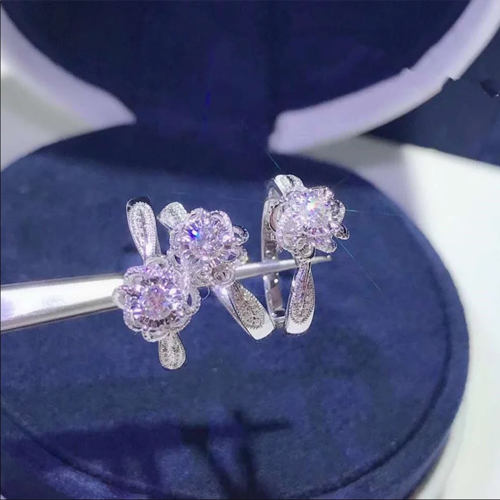 Gorgeous Sterling Silver Flower Weddin…